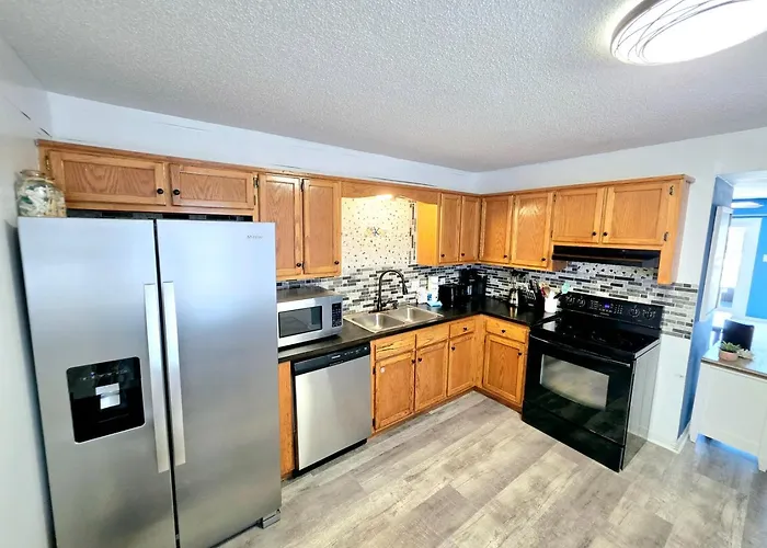 Pirates Hideaway Dog Friendly 3br 1 Block To