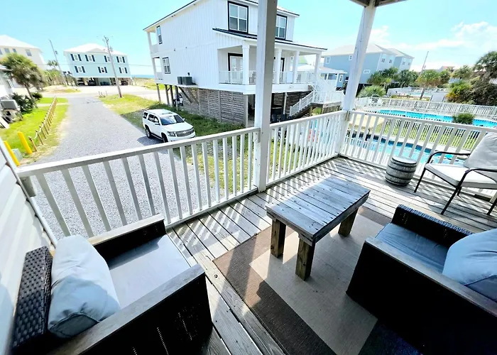 Country house Pirates Hideaway Dog Friendly 3br 1 Block To *