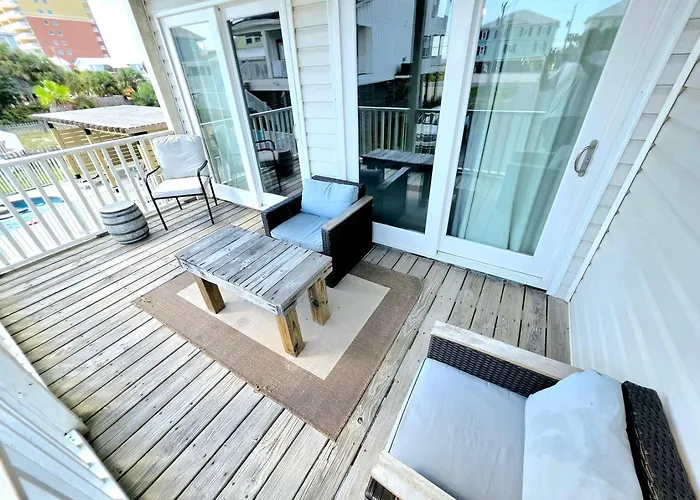 Country house Pirates Hideaway Dog Friendly 3br 1 Block To